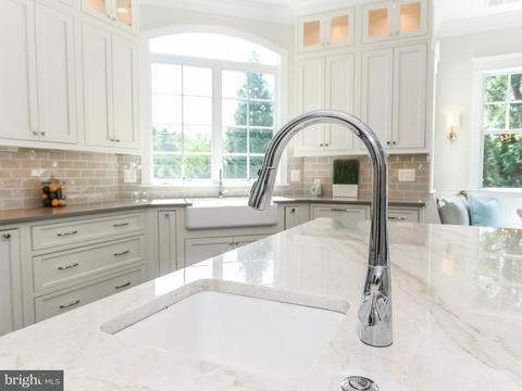 8401 Sparger St, Mclean, VA 22102 photo 10