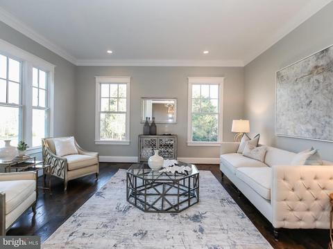 8401 Sparger St, Mclean, VA 22102 photo 4
