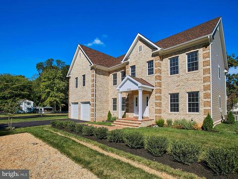 7004 Larrlyn Dr, Springfield, VA 22151 photo 1
