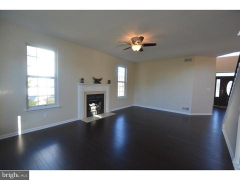 37 Emerald Ridge Dr, Bear, DE 19701 photo 4