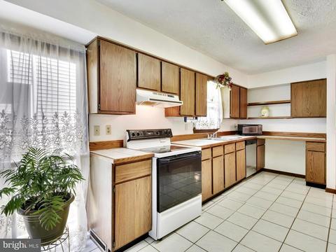 1726 Chesapeake Dr, Edgewater, MD 21037 photo 1