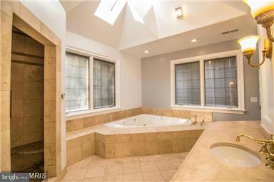7403 Long Pine Dr, Springfield, VA 22151 photo 15