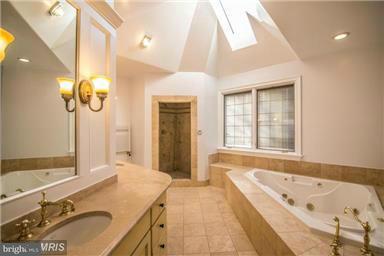7403 Long Pine Dr, Springfield, VA 22151 photo 14