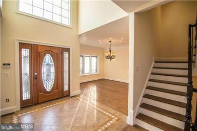 7403 Long Pine Dr, Springfield, VA 22151 photo 4