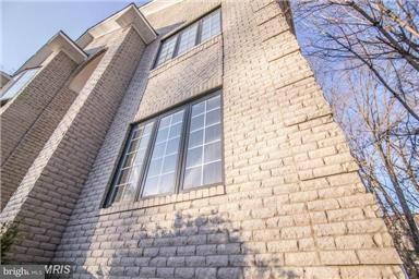7403 Long Pine Dr, Springfield, VA 22151 photo 3