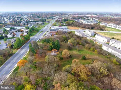 11302 Robinwood Dr, Hagerstown, MD 21742