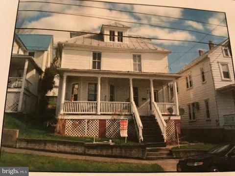 208 High St, Hancock, MD 21750 photo 1