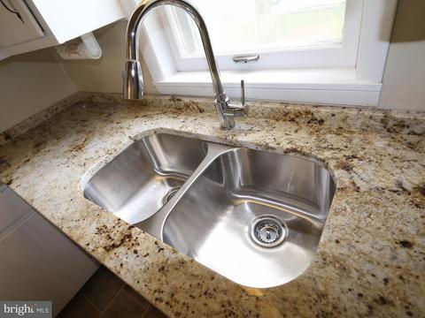 69 Water St, Smithsburg, MD 21783 photo 3