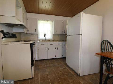 69 Water St, Smithsburg, MD 21783 photo 2
