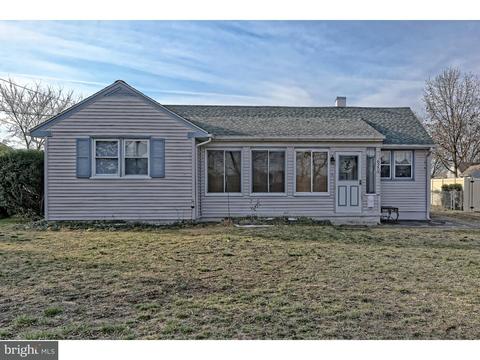 620 River Dr, Riverside, NJ 08075 photo 1
