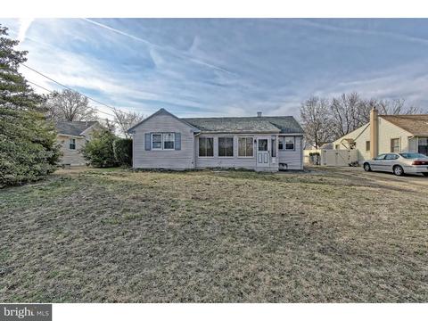 620 River Dr, Riverside, NJ 08075 photo 2