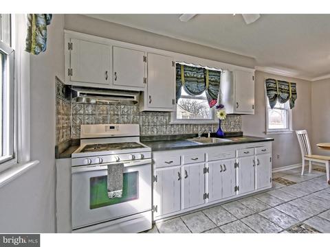 620 River Dr, Riverside, NJ 08075 photo 13