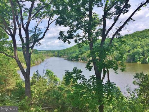 18 Knock Lane, Middletown, VA 22645