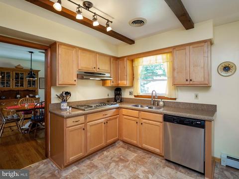2305 Darlene Rd, Hampstead, MD 21074 photo 8
