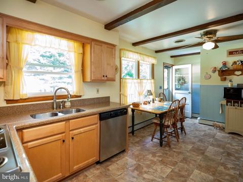 2305 Darlene Rd, Hampstead, MD 21074 photo 9