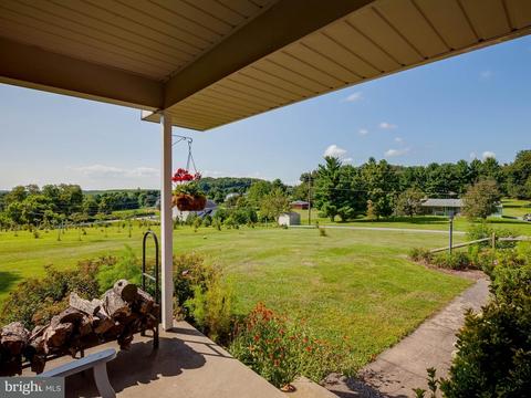 2305 Darlene Rd, Hampstead, MD 21074 photo 3