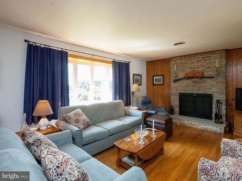 2305 Darlene Rd, Hampstead, MD 21074 photo 6