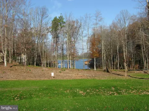 77 Old House Road, Bumpass, VA 23024