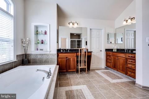 8604 Waterside Ct, Laurel, MD 20723 photo 14