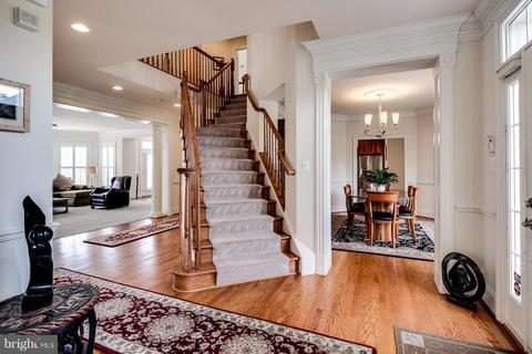 8604 Waterside Ct, Laurel, MD 20723 photo 2