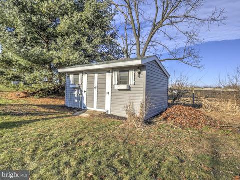 129 W Lexington Rd, Lititz, PA 17543 photo 6