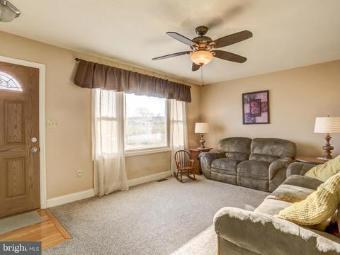 129 W Lexington Rd, Lititz, PA 17543 photo 8