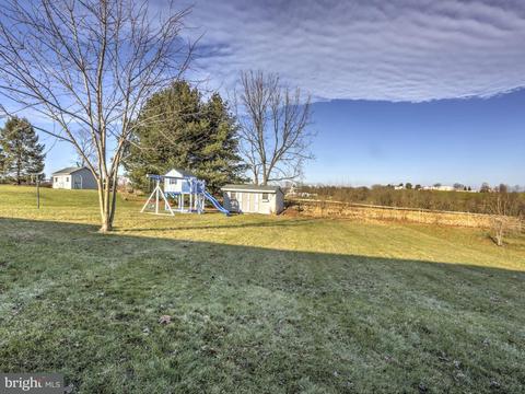 129 W Lexington Rd, Lititz, PA 17543 photo 4