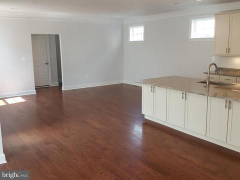5104 Continental Dr, Frederick, MD 21703 photo 5
