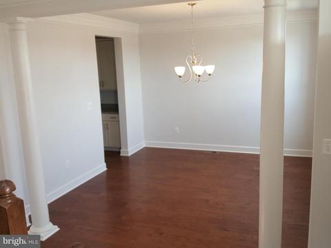 5104 Continental Dr, Frederick, MD 21703 photo 4