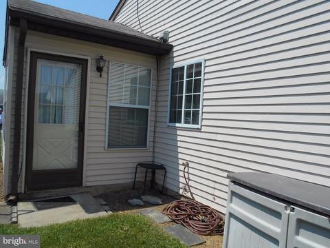 6895 Crabapple Ct, Frederick, MD 21703 photo 3
