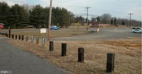 10 Hillside Ct, Huntingtown, MD 20639