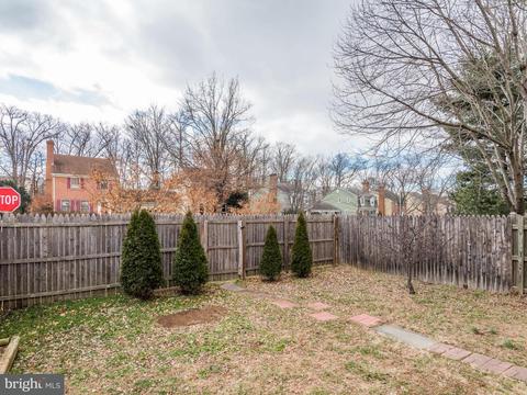 301 Cherry Ct, Herndon, VA 20170 photo 27