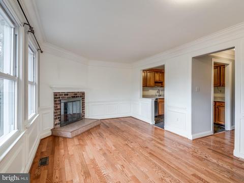 301 Cherry Ct, Herndon, VA 20170 photo 12