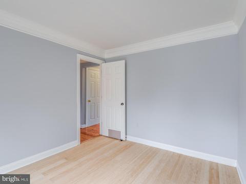 301 Cherry Ct, Herndon, VA 20170 photo 5