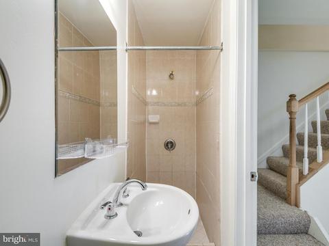 301 Cherry Ct, Herndon, VA 20170 photo 25