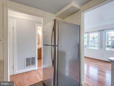 301 Cherry Ct, Herndon, VA 20170 photo 10