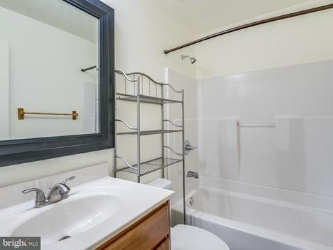 301 Cherry Ct, Herndon, VA 20170 photo 16