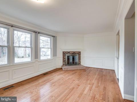 301 Cherry Ct, Herndon, VA 20170 photo 11