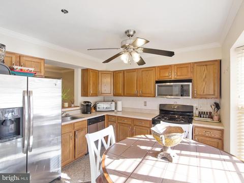 4618 Marksman Ct, Hampstead, MD 21074 photo 2