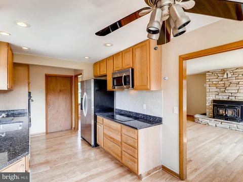 7 Spring Heath Ct, Windsor Mill, MD 21244 photo 11
