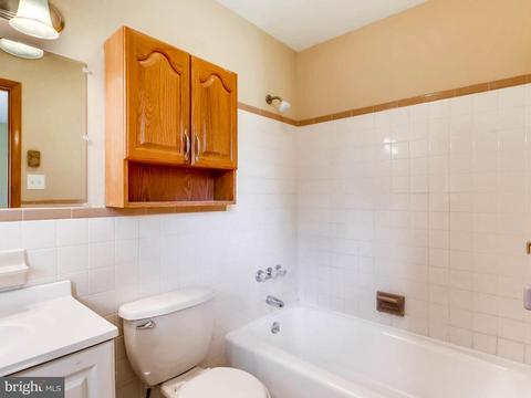 7 Spring Heath Ct, Windsor Mill, MD 21244 photo 14