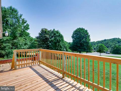 7 Spring Heath Ct, Windsor Mill, MD 21244 photo 4