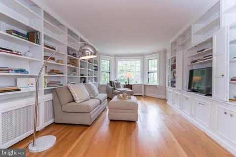 2706 36th St NW, Washington, DC 20007 photo 6