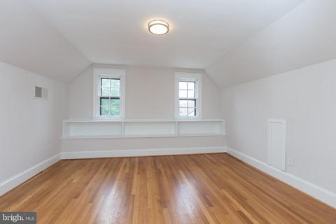 2706 36th St NW, Washington, DC 20007 photo 20