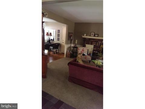 5 Marc Ln, Wrightstown, NJ 08562 photo 4