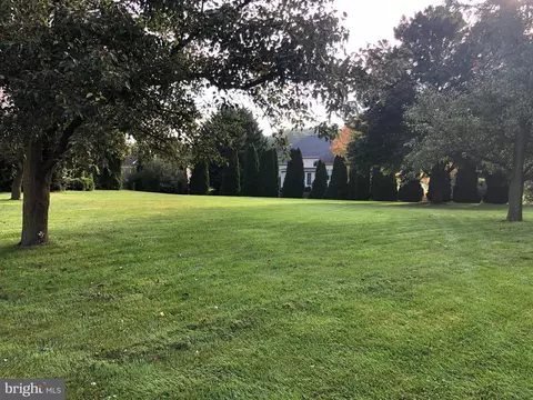 Fairway Drive E, Fayetteville, PA 17222