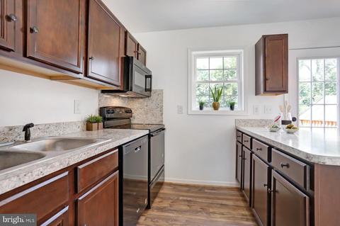 203 Park Ave, Ranson, WV 25438 photo 8