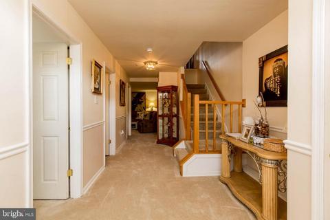9210 Fairlane Pl, Laurel, MD 20708 photo 5