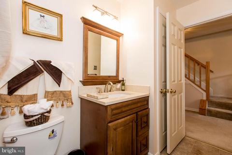 9210 Fairlane Pl, Laurel, MD 20708 photo 8