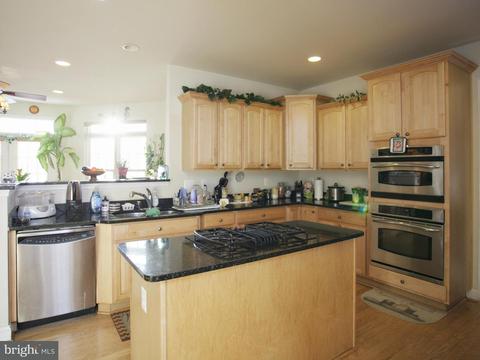 3357 Lady Catherine Cir, Triangle, VA 22172 photo 4